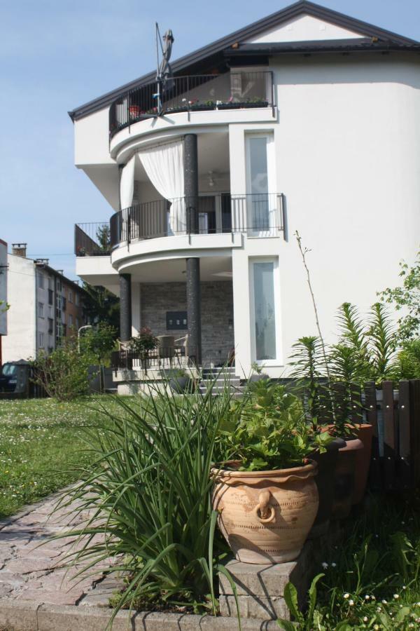 Lgp Exclusive Apartment Bihać Kültér fotó